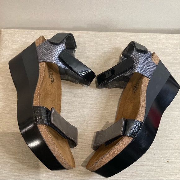 NAOT Sz 40 Alpha Anatomic Footbed Suede Wrap Hook & Loop Closures Rivets Sandals - Picture 7 of 15